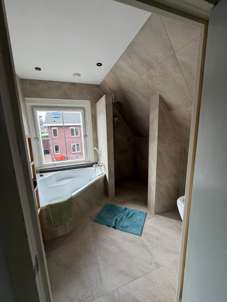 Nieuwe badkamer door M&N Apeldoorn