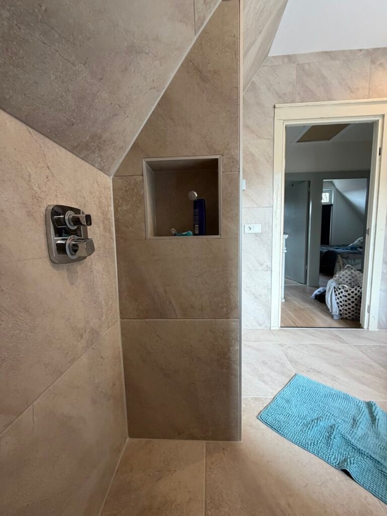 Nieuwe badkamer door M&N Apeldoorn