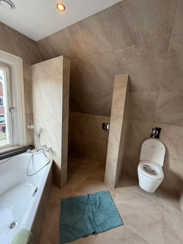 Nieuwe badkamer door M&N Apeldoorn